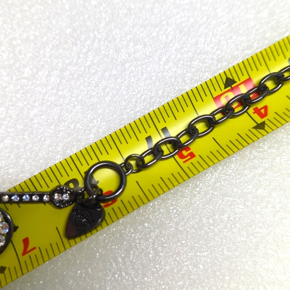 Hard Rock Black Chain Necklace With Heart Pendant - Picture 4 of 5